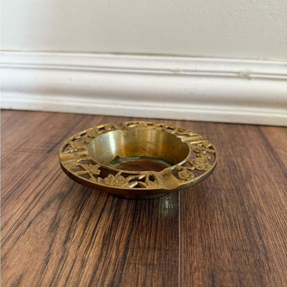Vintage Chinese Brass Gold Ashtray Flower Cutouts Floral - Picture 3 of 6